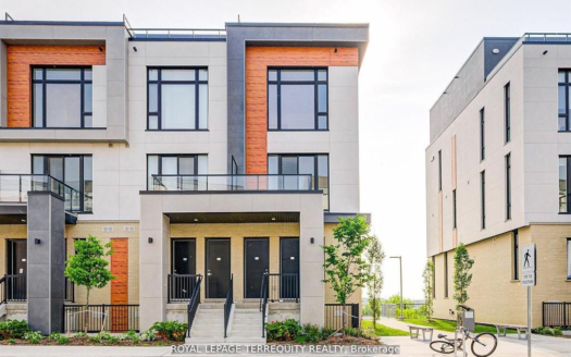 FOR SALE – 7 Steckley House Lane Unit #601, Richmond Hill, Ontario L4S 0N1